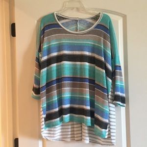 Oversized high/low lightweight top